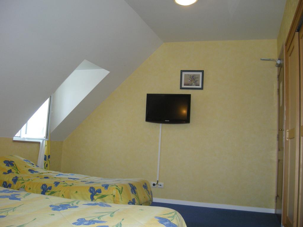 Hotel La Renaissance Cherbourg-en-Cotentin Room photo